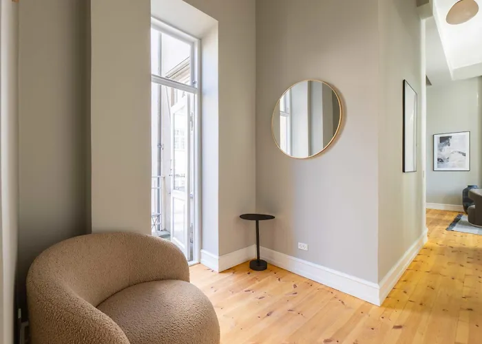 Διαμέρισμα Centrally Located 3 Bedroom *