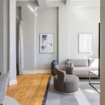 Апартаменты Centrally Located 3 Bedroom