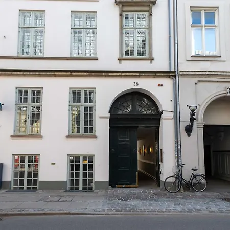 Centrally Located 3 Bedroom Apartment