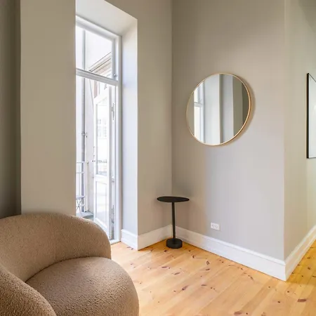 Διαμέρισμα Centrally Located 3 Bedroom *