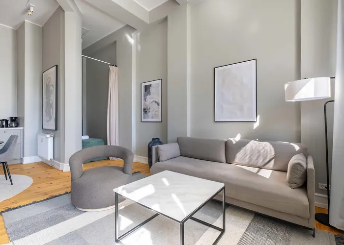 アパート Centrally Located 3 Bedroom *