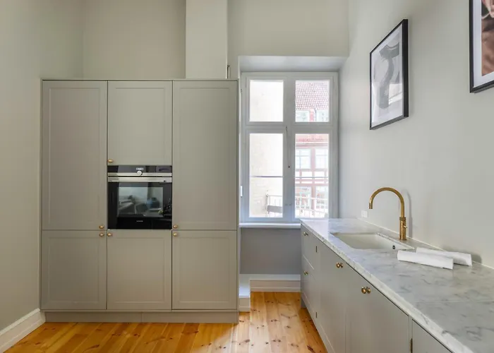 Centrally Located 3 Bedroom *