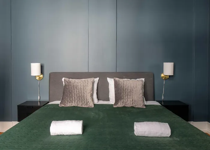 Centrally Located 3 Bedroom アパート